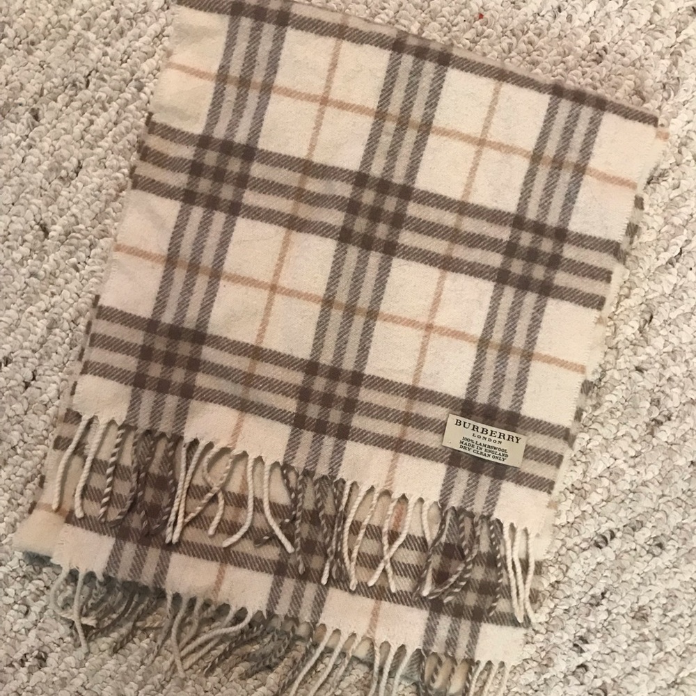 Burberry plaid scarf